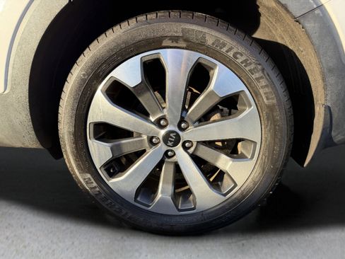 Used 2020 Kia Telluride S image 16