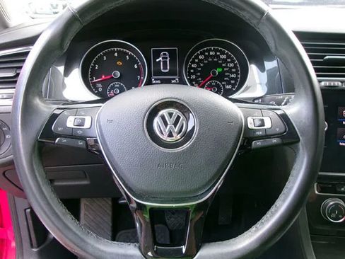 Used 2019 Volkswagen Golf S FWD image 17