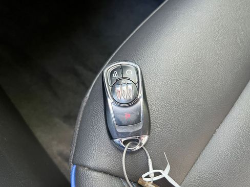Used 2025 Buick Envista Sport Touring FWD image 21