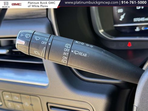 Used 2023 GMC Yukon SLT w/ SLT Luxury Package image 23