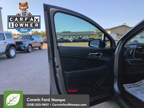 Used 2025 Kia Sportage LX AWD/4WD image 10