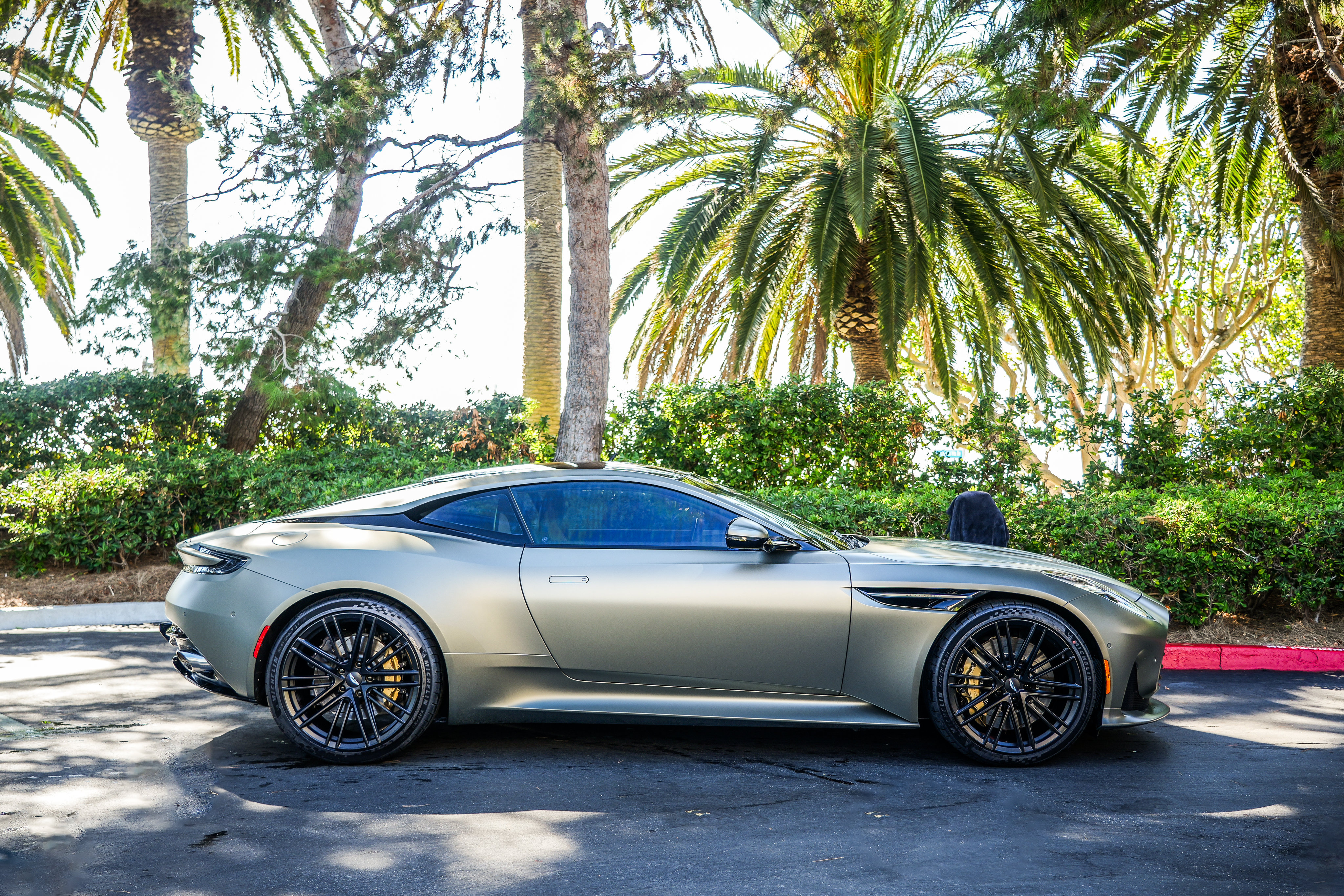 Used 2024 Aston Martin DB12 Coupe RWD image 30