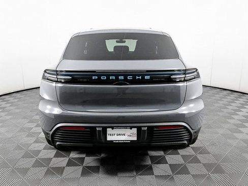 Certified 2025 Porsche Macan Electric image 30