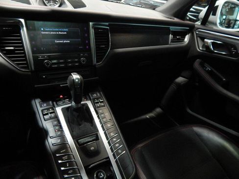 Used 2017 Porsche Macan GTS image 20