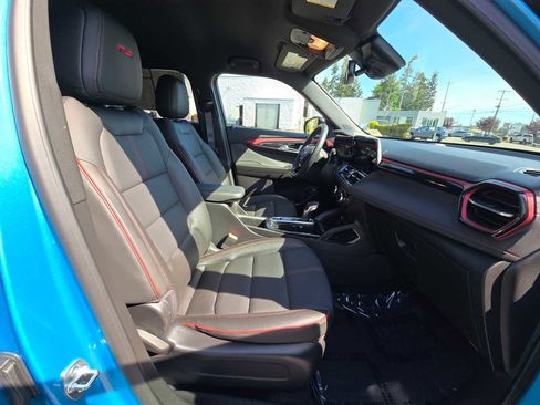 Used 2025 Chevrolet TrailBlazer RS w/ Convenience Package AWD/4WD image 11