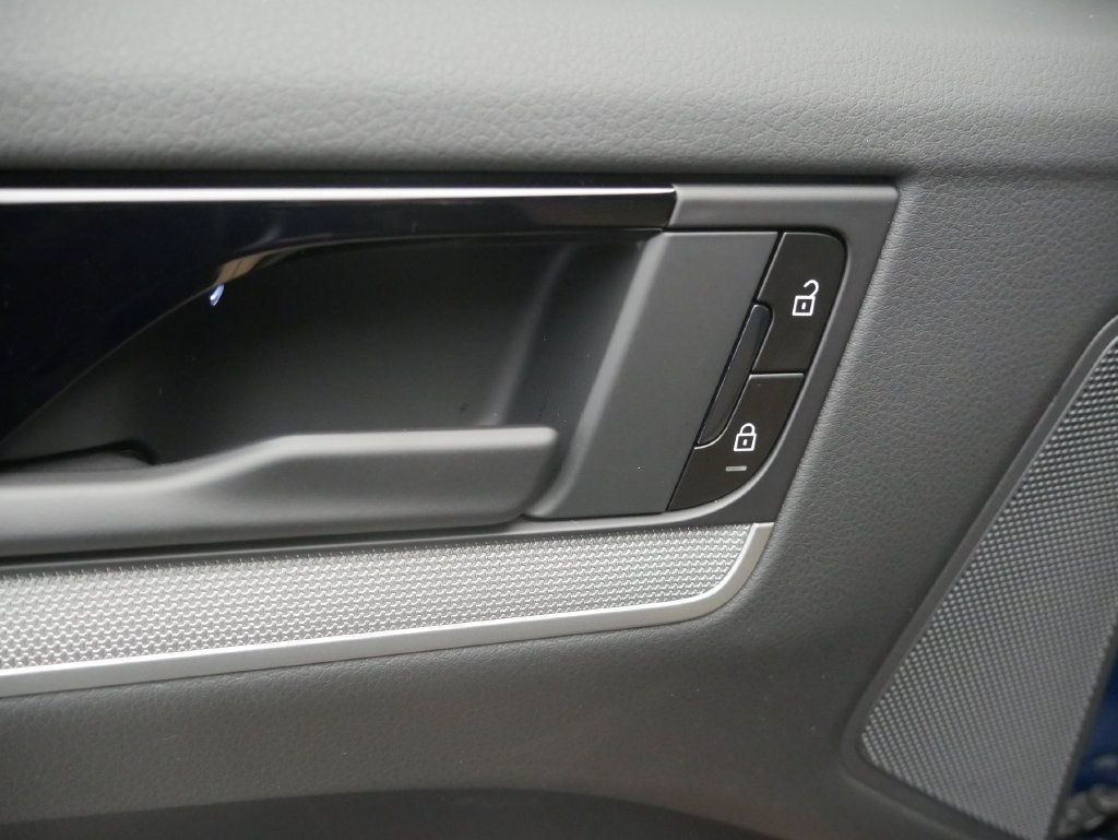 Certified 2026 Porsche Cayenne AWD/4WD image 21