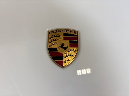 Certified 2026 Porsche Macan AWD/4WD image 12