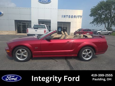 Used 2005 Ford Mustang GT Premium RWD image 1