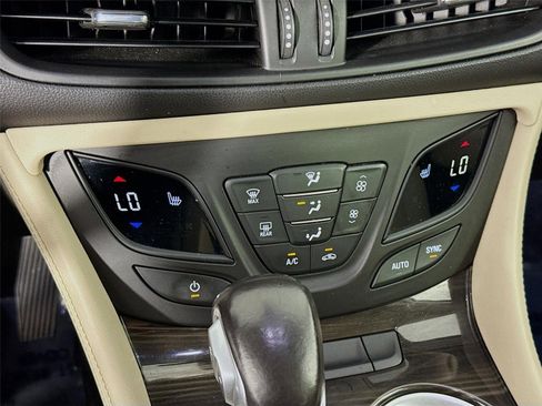 Used 2020 Buick Envision Preferred FWD image 16
