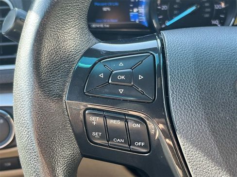 Used 2017 Ford Explorer XLT w/ Equipment Group 202A image 28