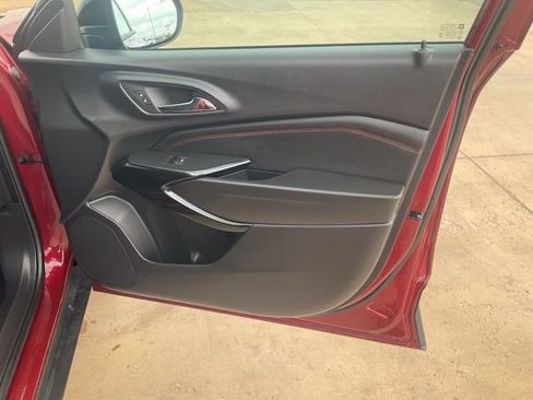 Used 2025 Chevrolet Trax RS w/ Driver Confidence Package FWD image 34