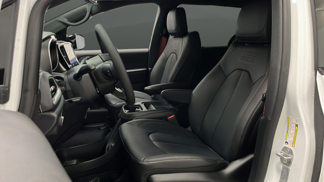 New 2027 Chrysler Pacifica Select FWD image 9