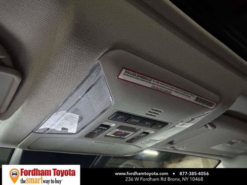 Used 2023 Toyota RAV4 XLE Premium AWD/4WD image 31