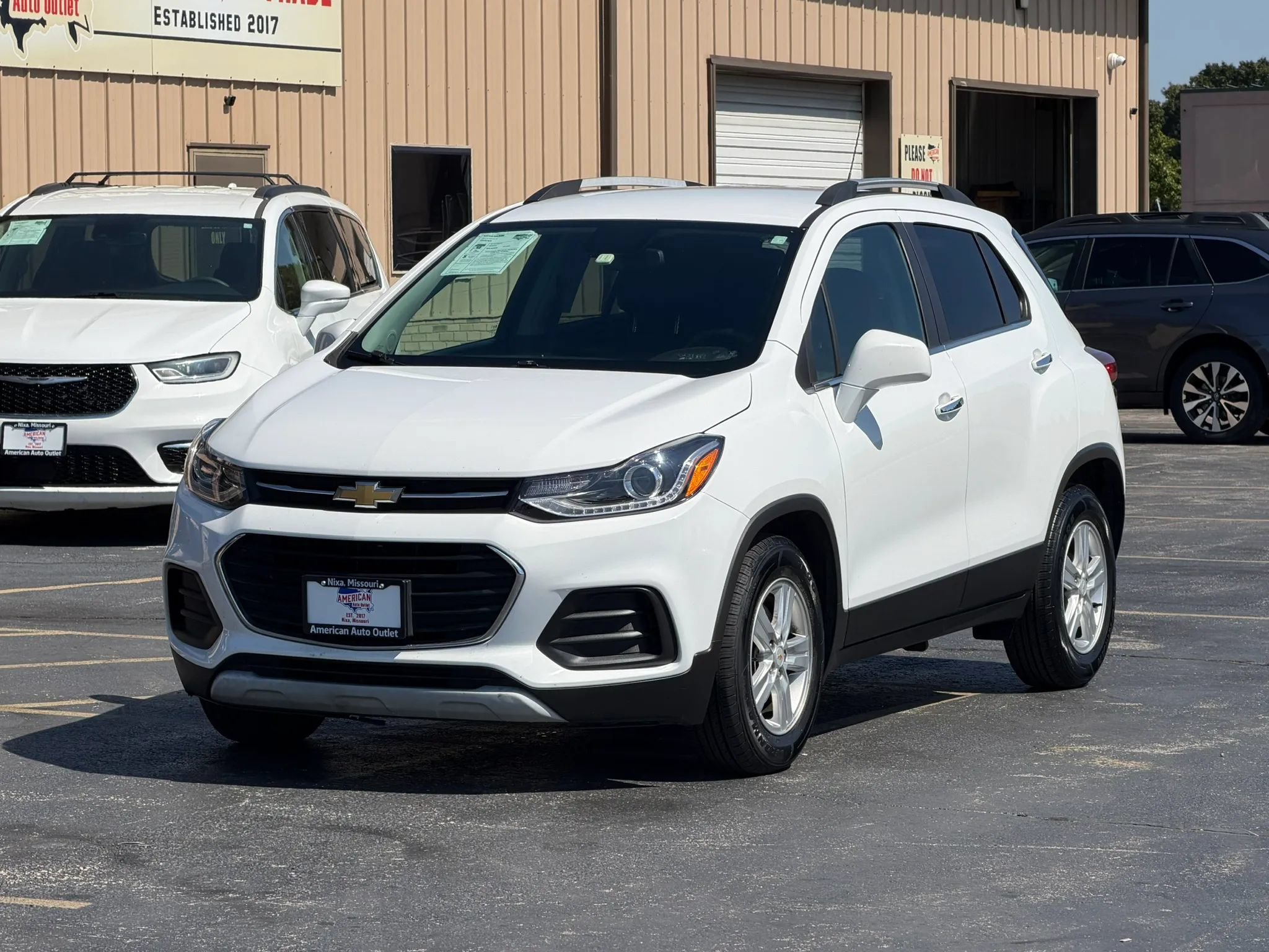 Used 2017 Chevrolet Trax LT w/ LT Convenience Package FWD image 5