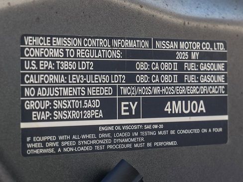 Used 2025 Nissan Rogue SV FWD image 32