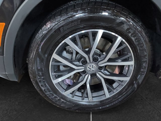 Used 2020 Volkswagen Tiguan SE FWD image 9