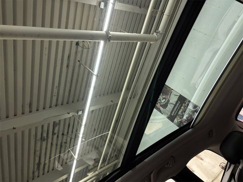 Certified 2023 Volvo XC60 B5 Core w/ Climate Package image 31