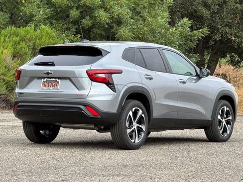 New 2026 Chevrolet Trax RS FWD image 4