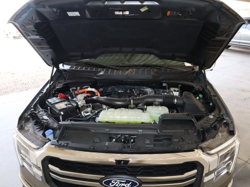 Used 2025 Ford F150 Lariat w/ Equipment Group 501A Mid image 21