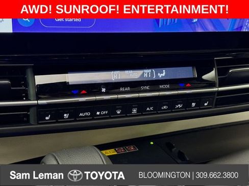 Used 2025 Toyota Sienna Platinum image 16