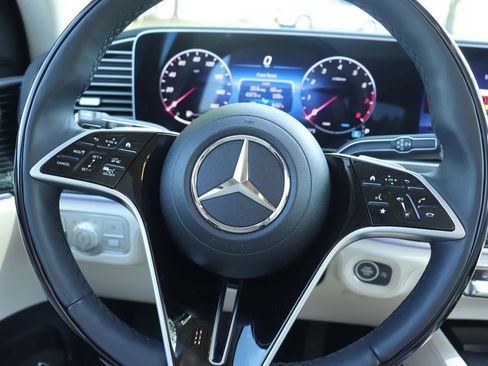 Used 2024 Mercedes-Benz GLE 450 4MATIC image 29