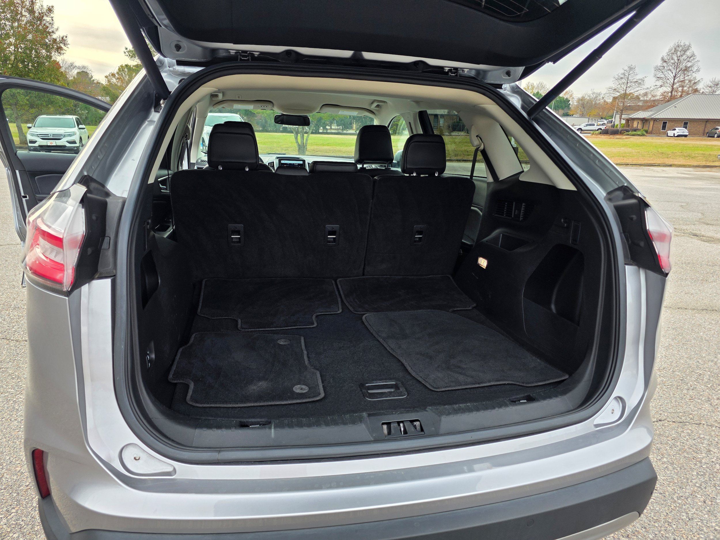 Used 2024 Ford Edge SEL w/ Convenience Package AWD/4WD image 16