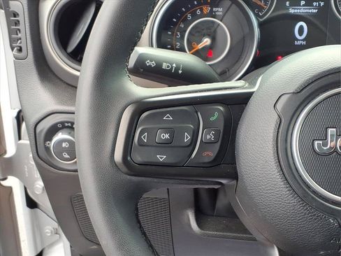 Certified 2023 Jeep Gladiator Sport AWD/4WD image 12
