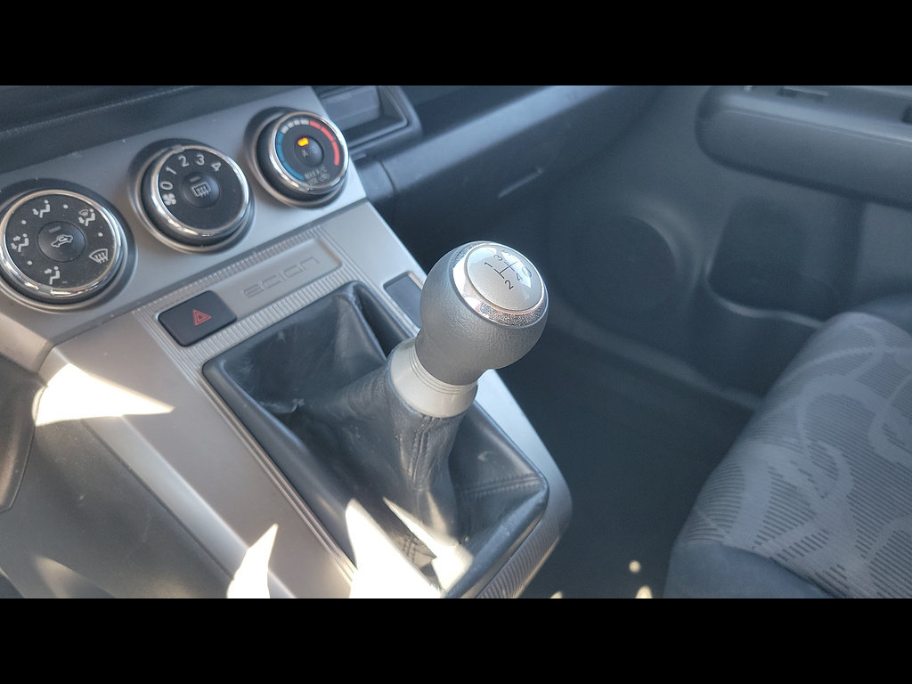 Used 2014 Scion xB FWD image 25