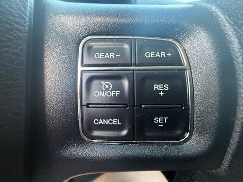 Used 2017 RAM 1500 Express AWD/4WD image 19
