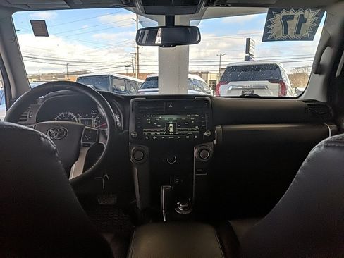 Used 2017 Toyota 4Runner SR5 Premium image 14