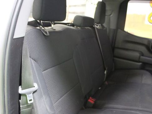 Used 2019 Chevrolet Silverado 1500 Custom w/ Custom Convenience Package AWD/4WD image 9