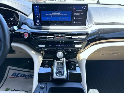 Used 2025 Acura MDX SH-AWD w/ Technology Package image 13