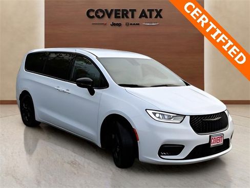 Used 2024 Chrysler Pacifica Select image 7