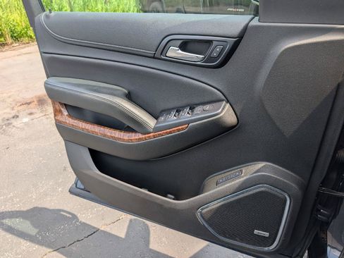 Used 2019 Chevrolet Tahoe Premier AWD/4WD image 12