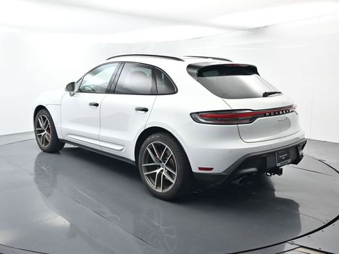 Certified 2024 Porsche Macan S AWD/4WD image 3