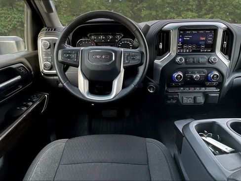 Used 2022 GMC Sierra 2500 SLE w/ SLE Convenience Package AWD/4WD image 9