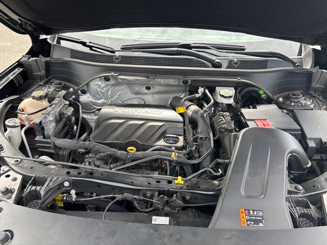Used 2024 Chevrolet Trax RS w/ Sunroof Package FWD image 31