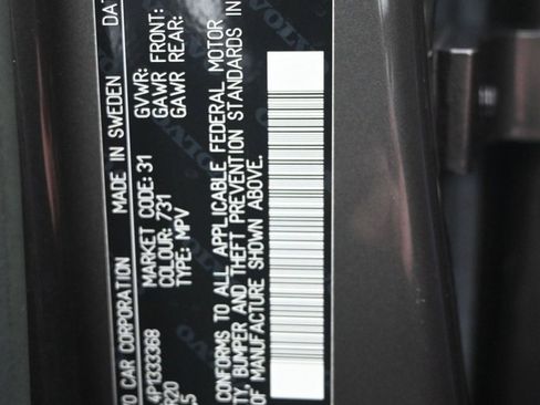 Used 2023 Volvo XC60 B5 Plus image 13