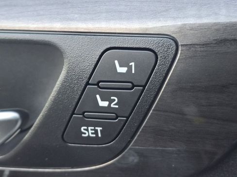 New 2026 Toyota Highlander Limited image 17