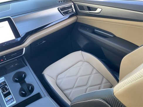 New 2026 Volkswagen Atlas Cross Sport SE image 13