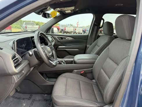 Used 2024 Chevrolet Traverse LT AWD/4WD image 12