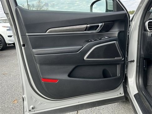 Used 2025 Kia Telluride EX X-Line image 11