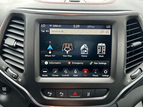 Used 2023 Jeep Cherokee Trailhawk w/ Sun & Sound Group AWD/4WD image 2