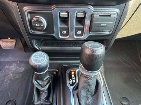 Used 2022 Jeep Wrangler Sport image 13