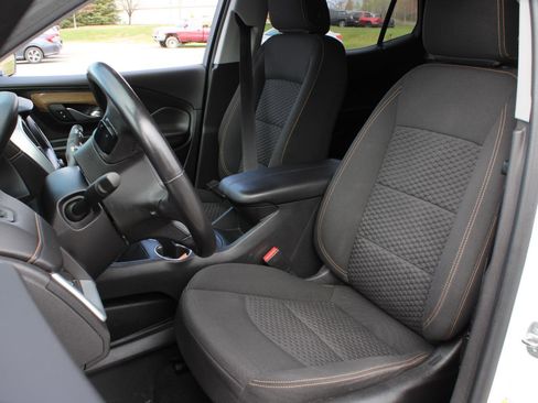Used 2021 GMC Terrain SLE w/ Driver Convenience Package AWD/4WD image 17