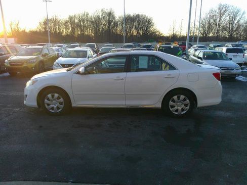 Used 2012 Toyota Camry 4dr Sdn I4 Auto image 3