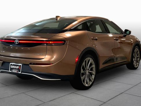 Used 2025 Toyota Crown Limited w/ Advanced Technology Package image 12