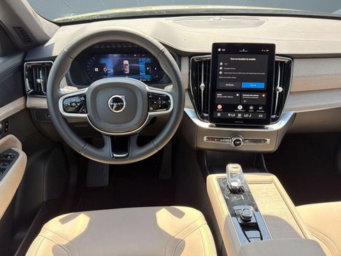 Certified 2025 Volvo XC90 B5 Plus image 27