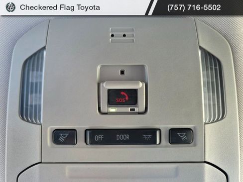 Used 2023 Toyota Highlander LE image 9