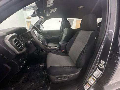 Used 2020 Toyota Tacoma TRD Sport image 20